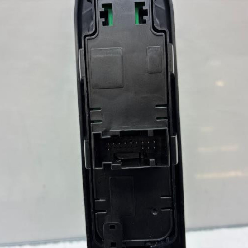 Interrupteur de leve vitre avant gauche PEUGEOT 207 Photo n°6