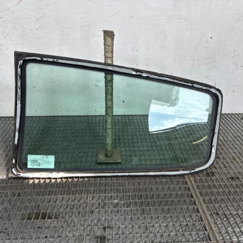 Custode arriere droit RENAULT CLIO 2 Photo n°2