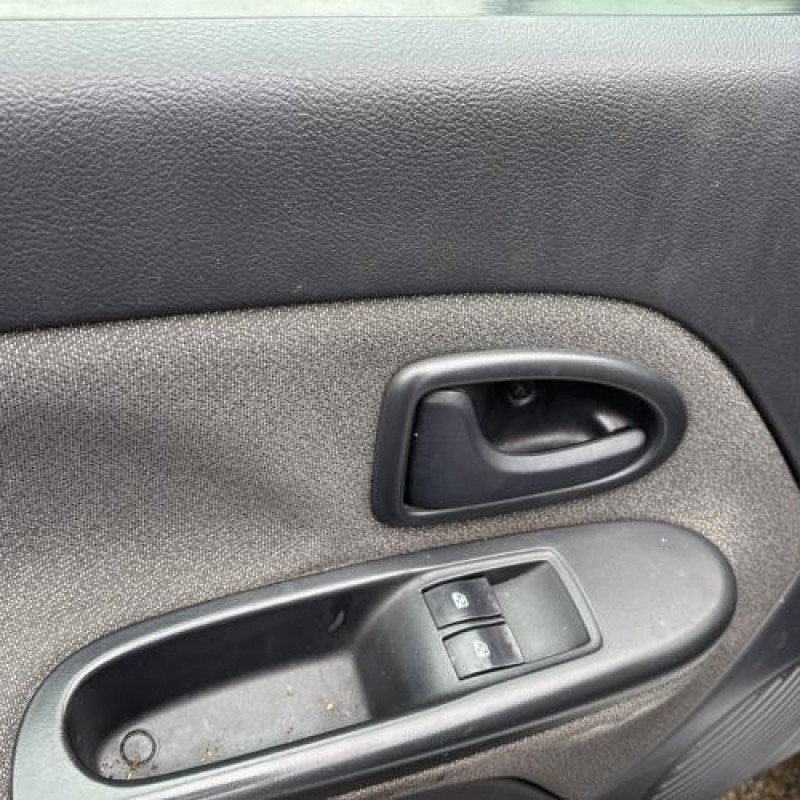 Leve vitre electrique avant gauche RENAULT CLIO 2 Photo n°16