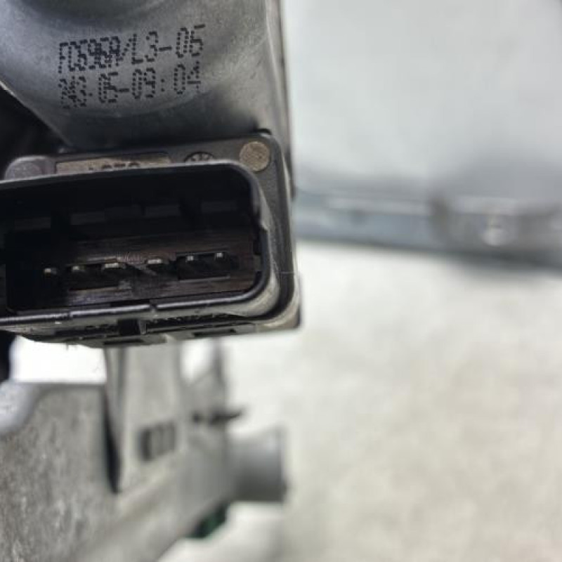 Leve vitre electrique avant gauche RENAULT CLIO 3 Photo n°8