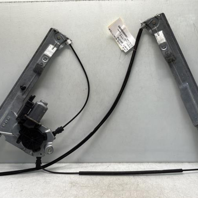 Leve vitre electrique avant gauche RENAULT CLIO 3 Photo n°9