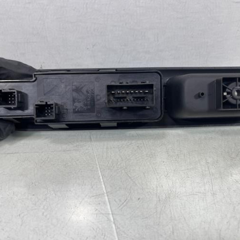 Interrupteur de leve vitre avant gauche PEUGEOT 3008 1 Photo n°2