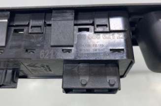 Interrupteur de leve vitre avant gauche PEUGEOT 3008 1