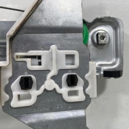 Leve vitre electrique avant droit PEUGEOT 3008 1