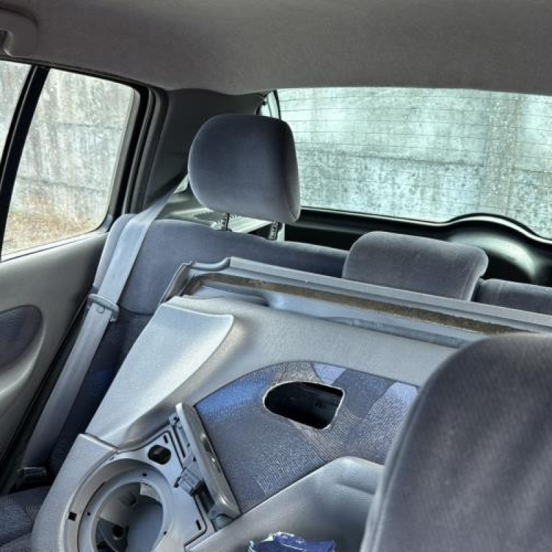 Leve vitre electrique avant droit RENAULT CLIO 2 Photo n°16