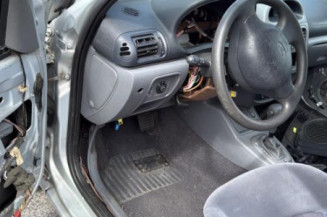 Leve vitre electrique avant gauche RENAULT CLIO 2