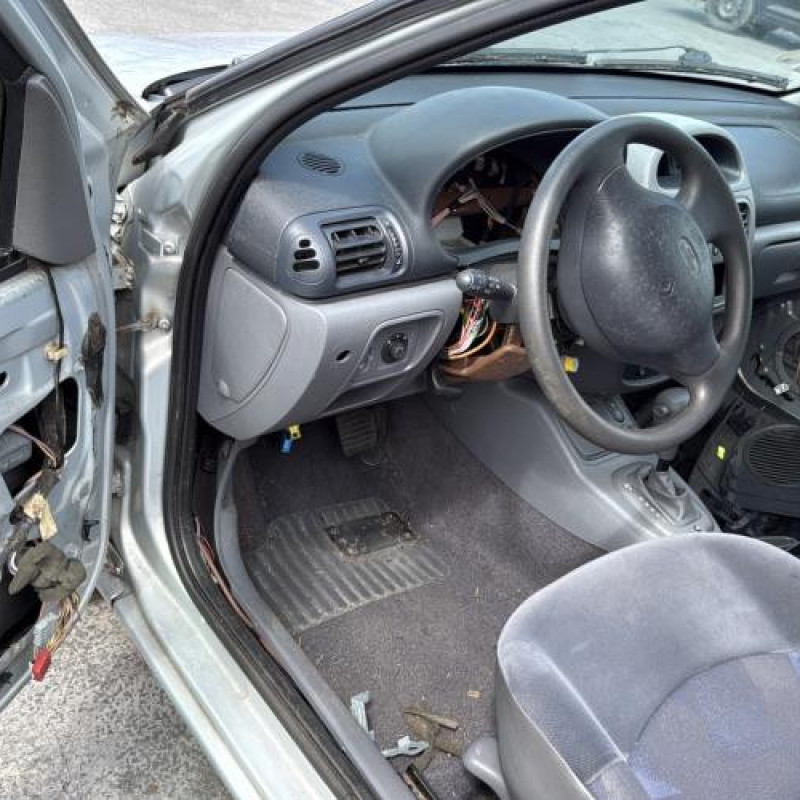 Leve vitre electrique avant gauche RENAULT CLIO 2 Photo n°15