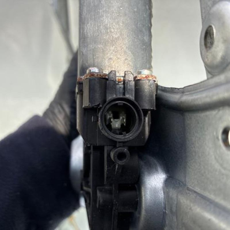 Leve vitre electrique avant droit RENAULT CLIO 3 Photo n°7