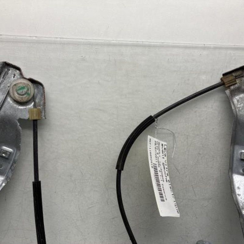 Leve vitre electrique avant gauche RENAULT CLIO 3 Photo n°4
