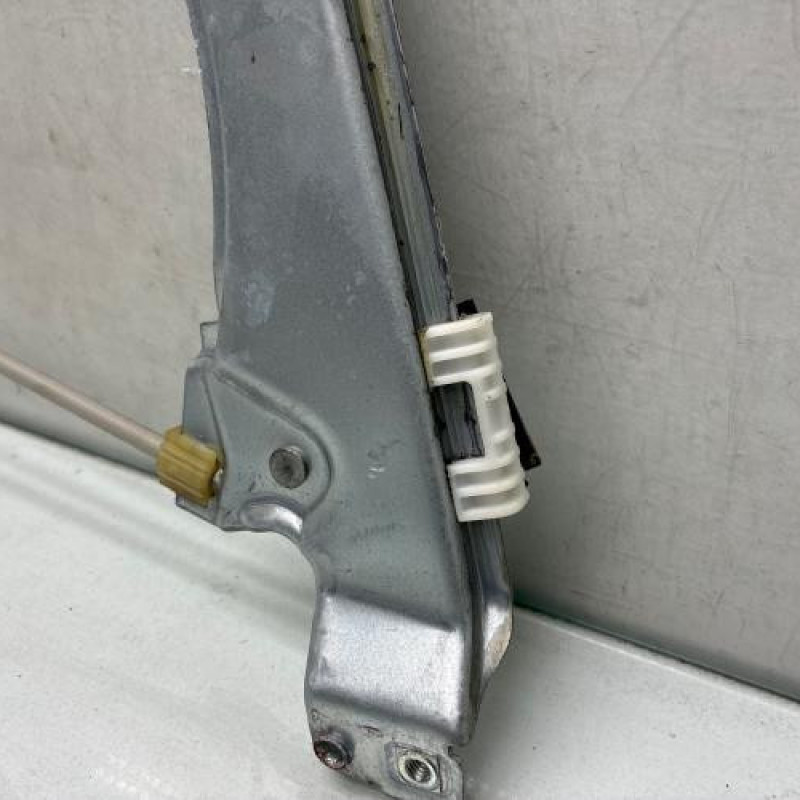 Leve vitre electrique avant gauche RENAULT CLIO 3 Photo n°6