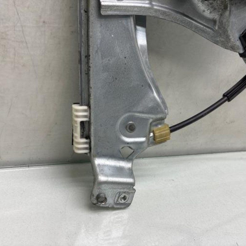 Leve vitre electrique avant gauche RENAULT CLIO 3 Photo n°7