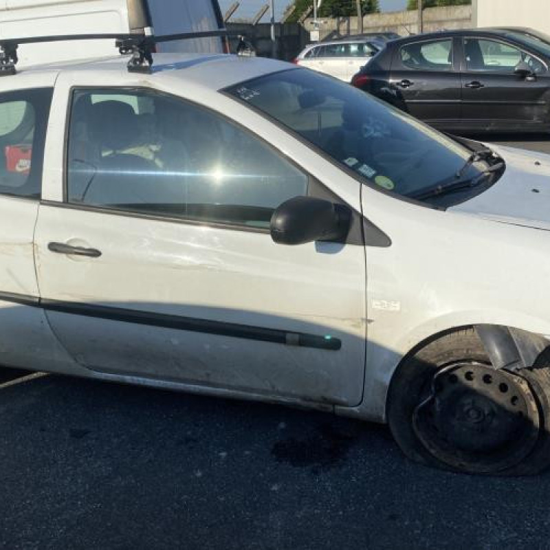 Moteur essuie glace avant RENAULT CLIO 3 Photo n°19