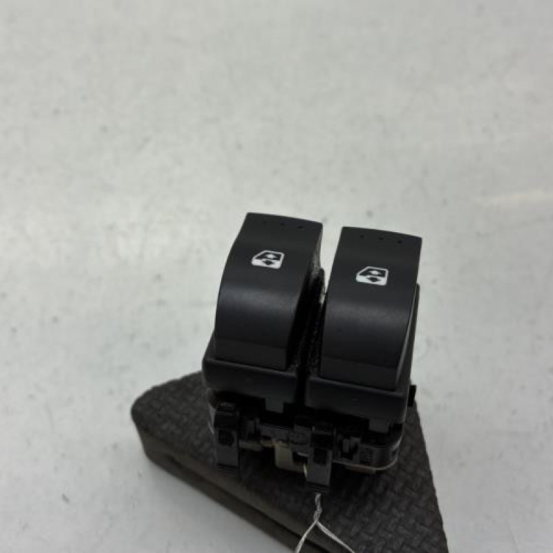 Interrupteur de leve vitre avant gauche RENAULT MEGANE 2 Photo n°1