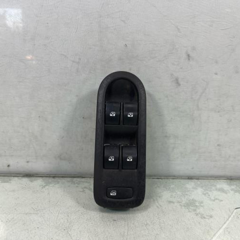 Interrupteur de leve vitre avant gauche RENAULT MEGANE 2 Photo n°1