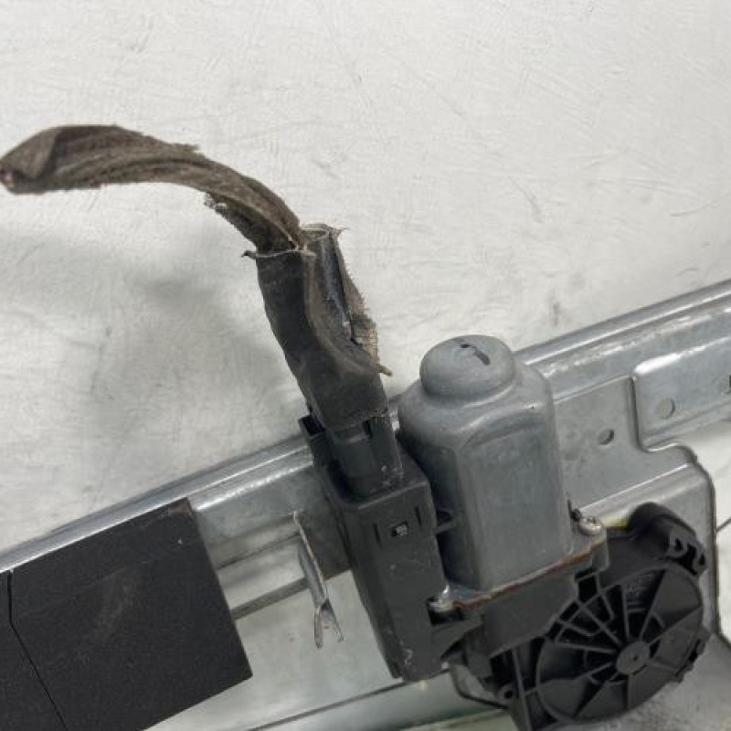 Leve vitre electrique arriere gauche RENAULT MEGANE 2 Photo n°2