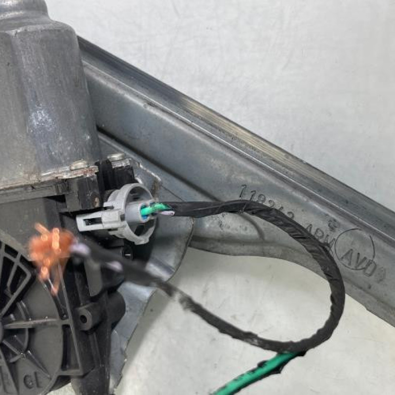 Leve vitre electrique avant droit RENAULT MODUS Photo n°2