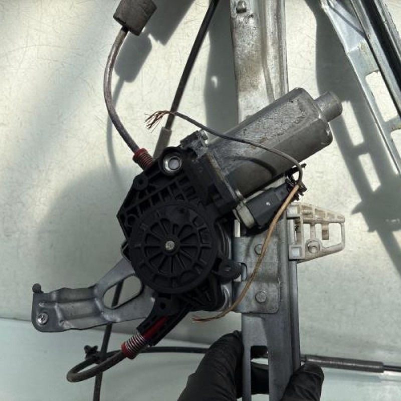 Leve vitre electrique avant droit PEUGEOT 206+ Photo n°4