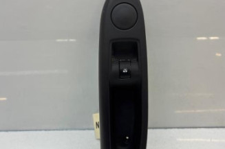 Interrupteur de leve vitre avant droit RENAULT CLIO 2 CAMPUS Photo n°1