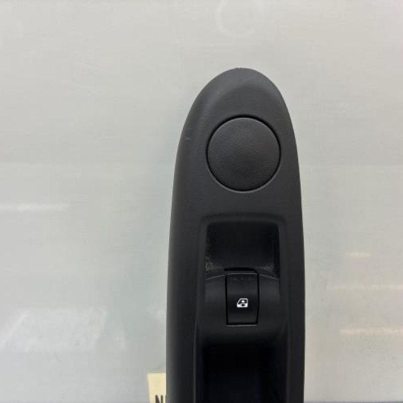 Interrupteur de leve vitre avant droit RENAULT CLIO 2 CAMPUS Photo n°2