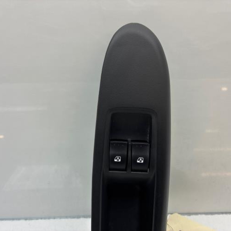 Interrupteur de leve vitre avant gauche RENAULT CLIO 2 CAMPUS Photo n°2