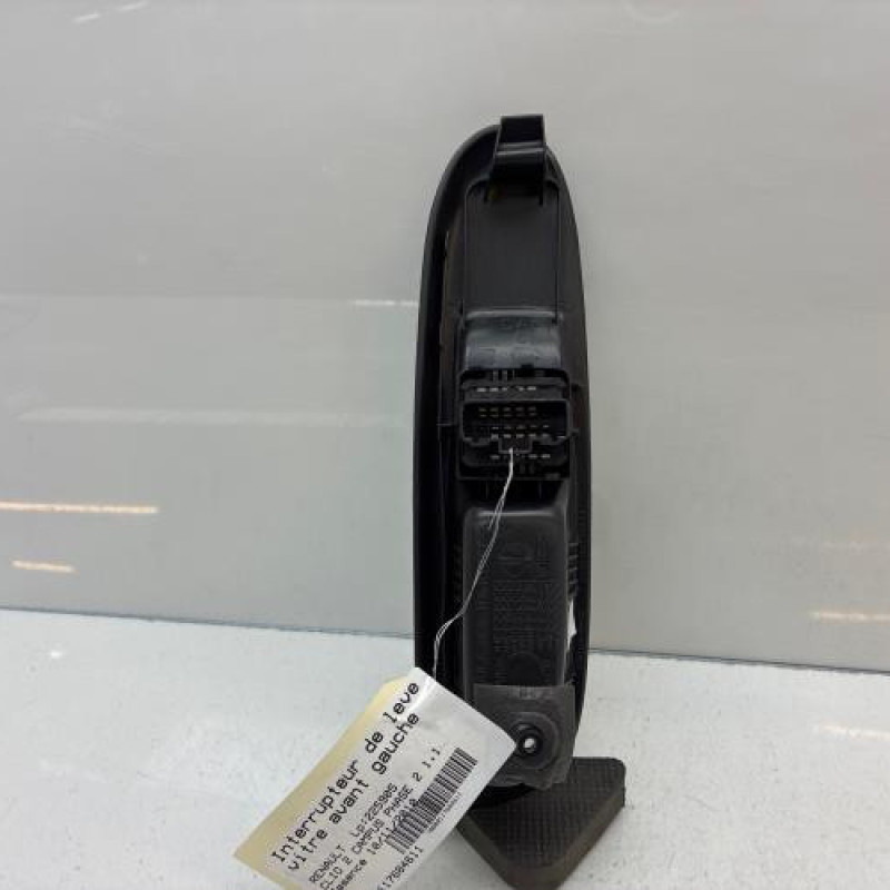 Interrupteur de leve vitre avant gauche RENAULT CLIO 2 CAMPUS Photo n°4