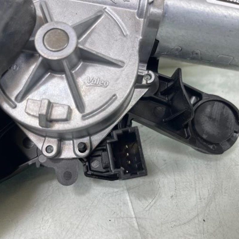 Moteur essuie glace arriere PEUGEOT 2008 1 Photo n°4