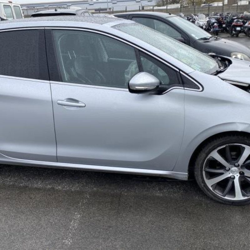 Ecran GPS PEUGEOT 208 1 Photo n°14