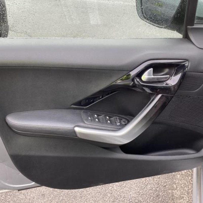 Ecran GPS PEUGEOT 208 1 Photo n°16