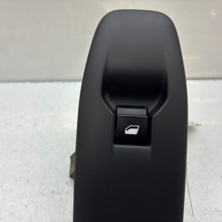 Interrupteur de leve vitre avant droit PEUGEOT 208 1