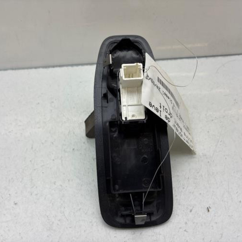 Interrupteur de leve vitre avant droit PEUGEOT 208 1 Photo n°3