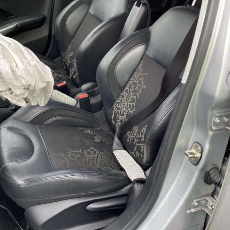 Interrupteur de leve vitre avant droit PEUGEOT 208 1 Photo n°17