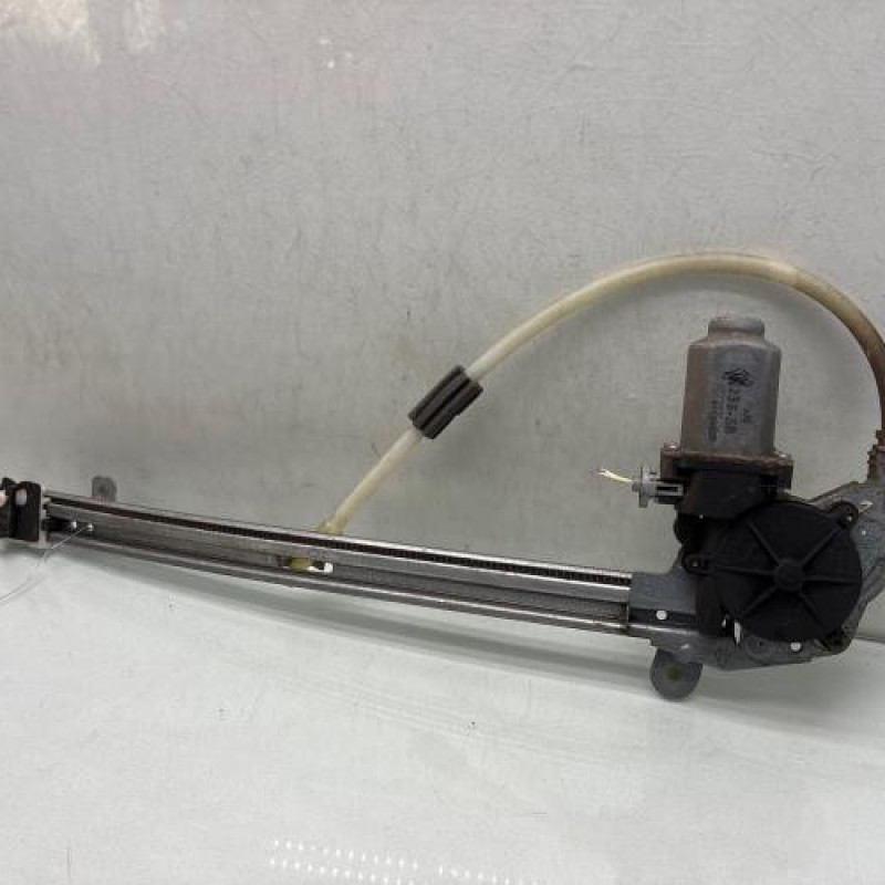 Leve vitre electrique arriere droit RENAULT LAGUNA 2 Photo n°1