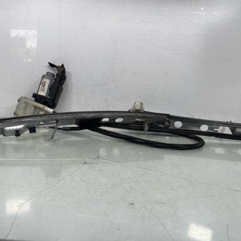 Leve vitre electrique avant gauche RENAULT MEGANE 2 Photo n°1