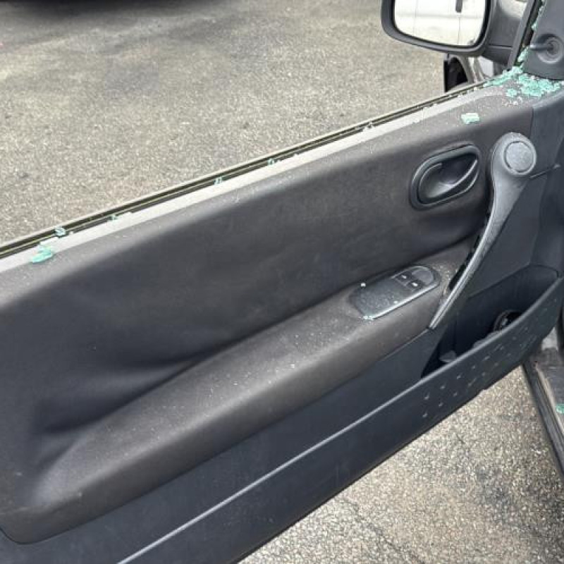 Leve vitre electrique avant gauche RENAULT MEGANE 2 Photo n°12