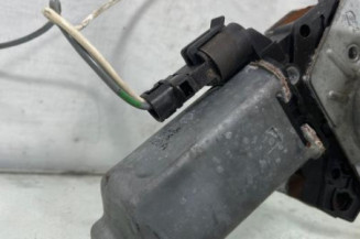 Leve vitre electrique avant droit RENAULT CLIO 1