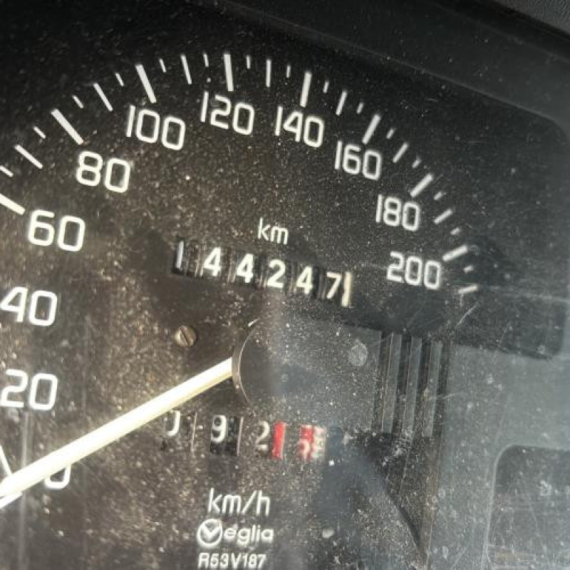 Leve vitre electrique avant gauche RENAULT CLIO 1 Photo n°19