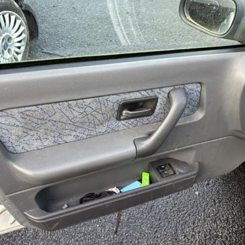 Moteur essuie glace avant RENAULT CLIO 1 Photo n°13