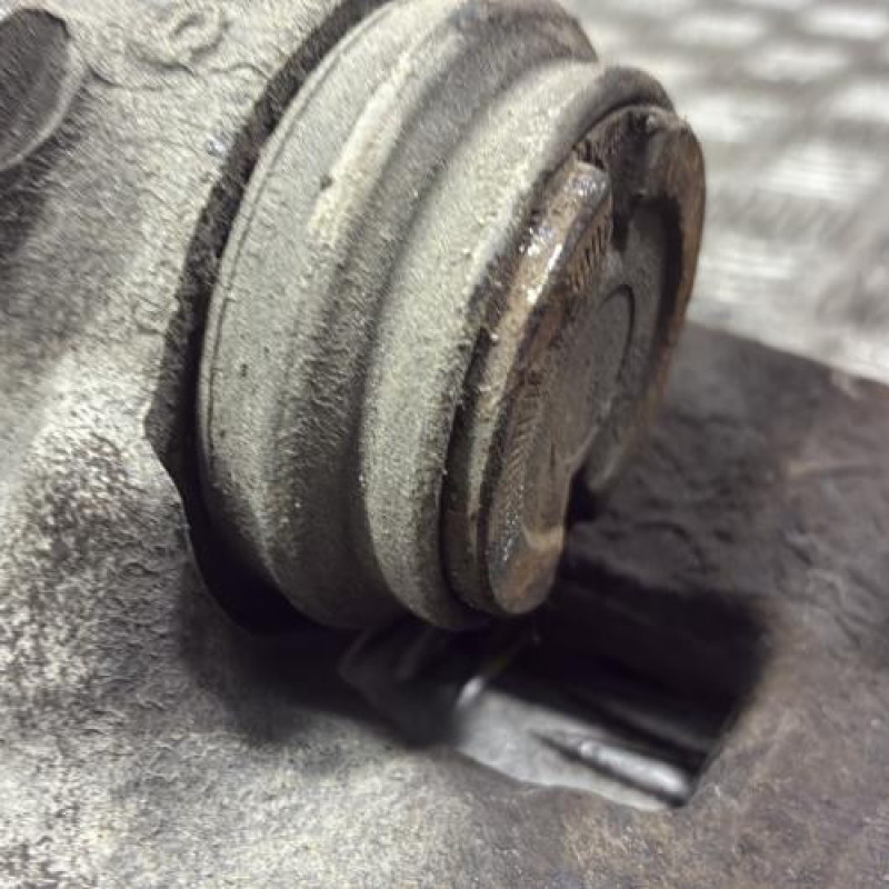 Etrier arriere droit (freinage) PEUGEOT EXPERT 3 Photo n°7