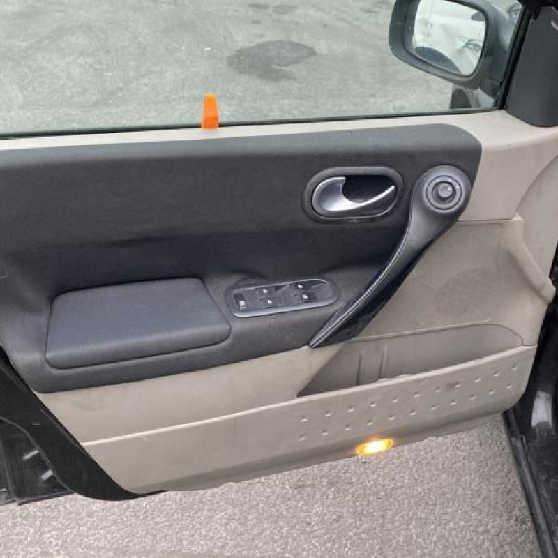 Interrupteur de leve vitre avant gauche RENAULT MEGANE 2 Photo n°16