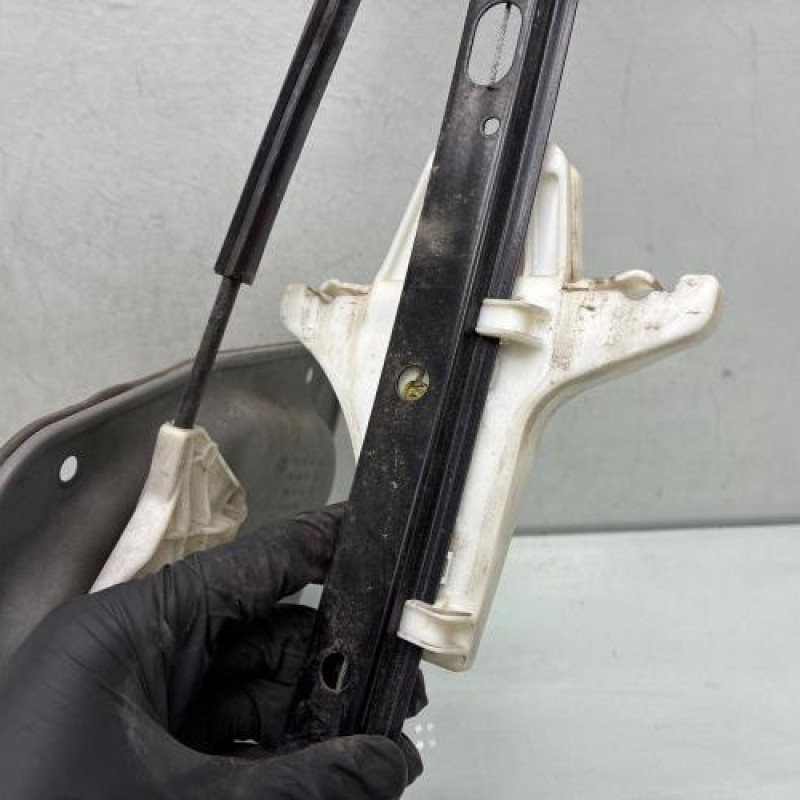 Leve vitre electrique arriere droit VOLKSWAGEN GOLF PLUS Photo n°2