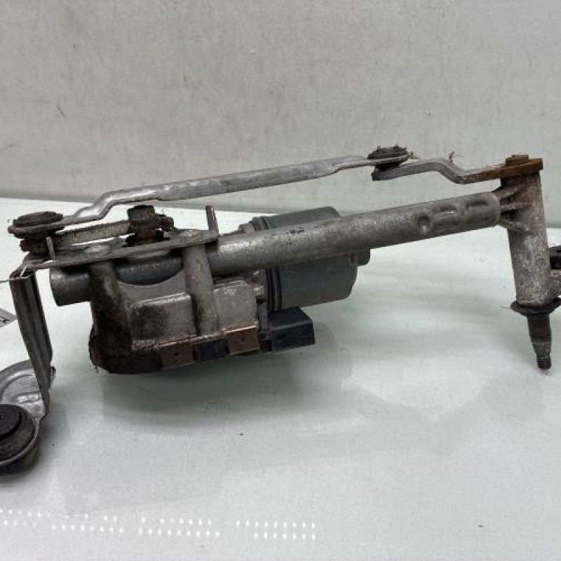 Moteur essuie glace avant droit VOLKSWAGEN GOLF PLUS Photo n°3
