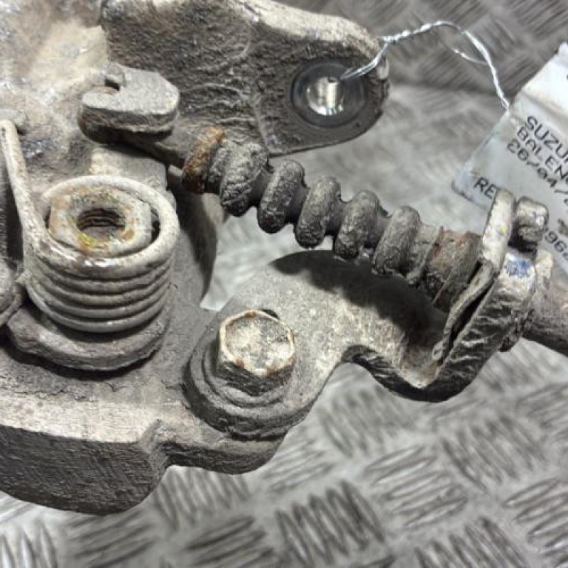 Etrier arriere gauche (freinage) SUZUKI BALENO 2 Photo n°6