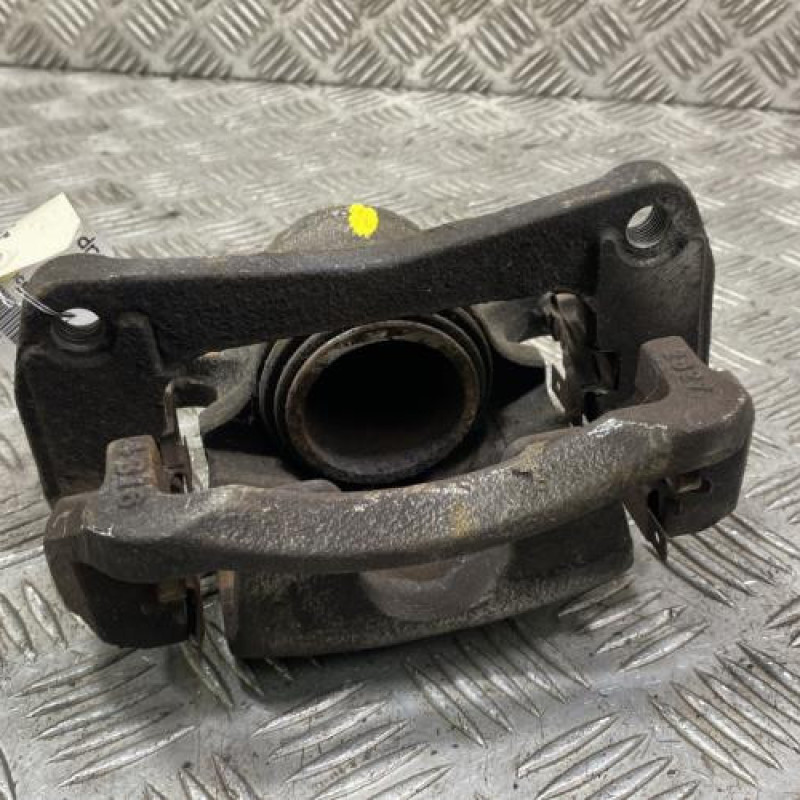 Etrier avant droit (freinage) SUZUKI BALENO 2 Photo n°1