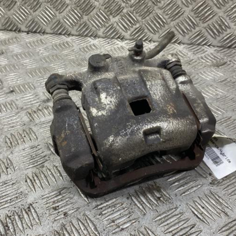 Etrier avant gauche (freinage) SUZUKI BALENO 2 Photo n°4