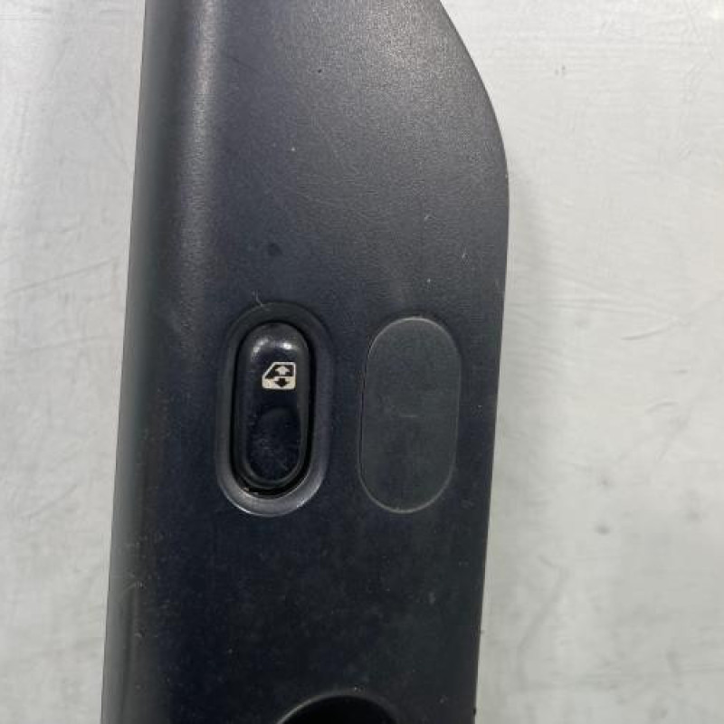 Interrupteur de leve vitre avant droit RENAULT LAGUNA 1 Photo n°2