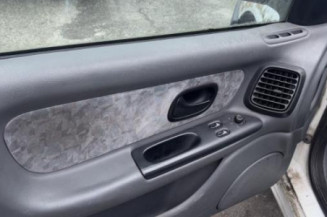 Interrupteur de leve vitre avant droit RENAULT LAGUNA 1