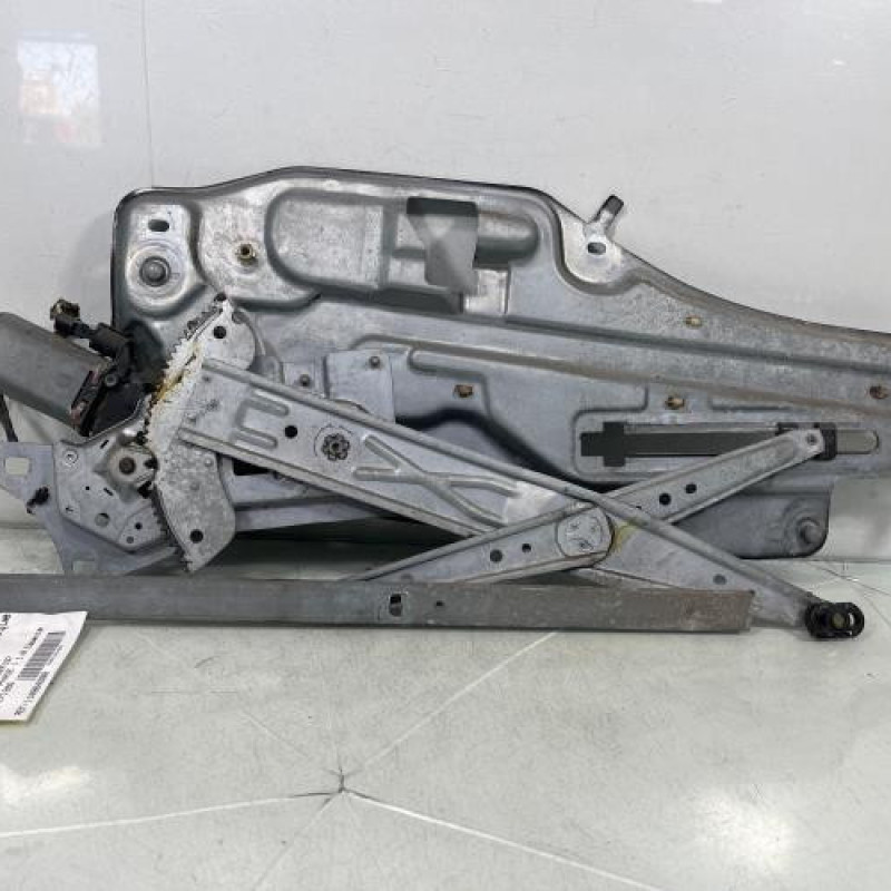 Leve vitre electrique avant gauche RENAULT LAGUNA 1 Photo n°1