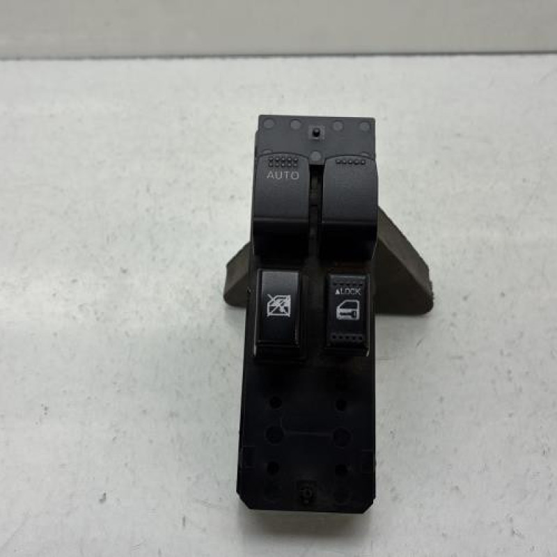 Interrupteur de leve vitre avant gauche OPEL AGILA B Photo n°1