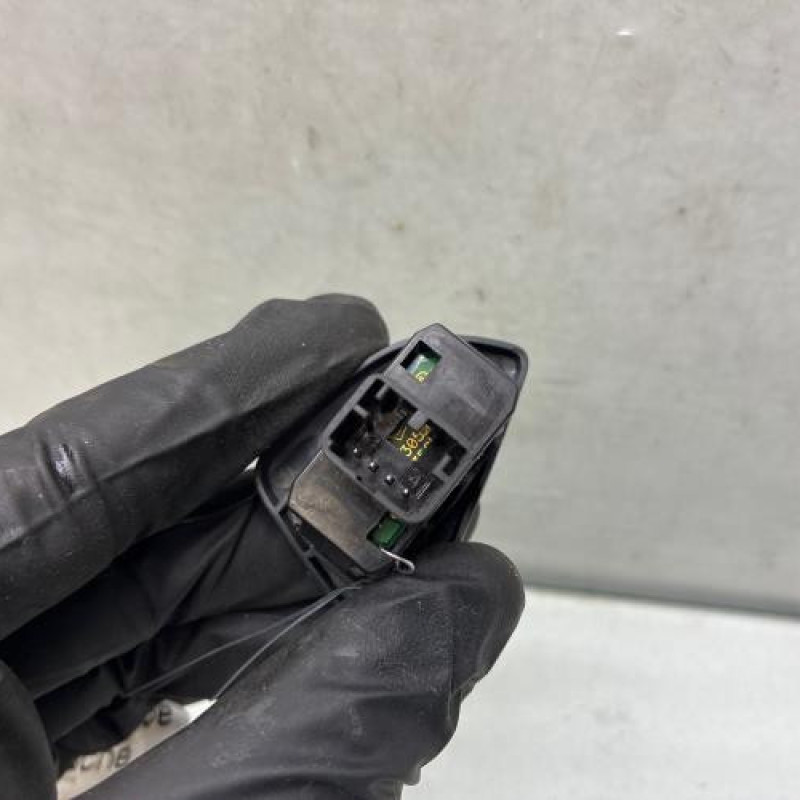 Interrupteur de leve vitre avant gauche FORD KA 2 Photo n°3