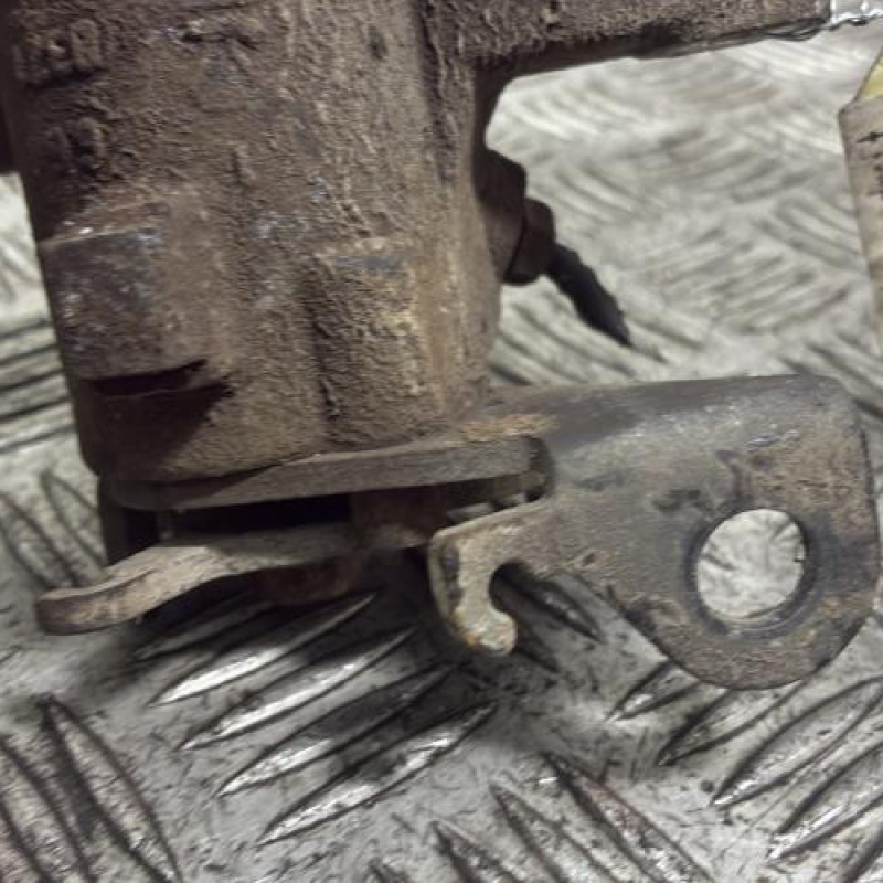 Etrier arriere droit (freinage) RENAULT MEGANE 2 Photo n°6